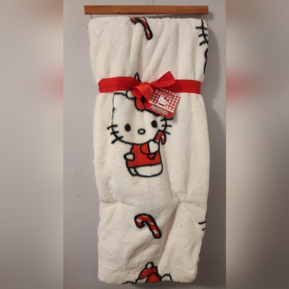 NWT Sanrio Hello Kitty Christmas Candy Canes Faux Rabbit Fur Blanket Throw (USA)